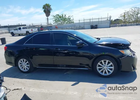 2013 Toyota Camry Xle z USA, uszkodzony, nr VIN 4T4BF1FKXDR326779